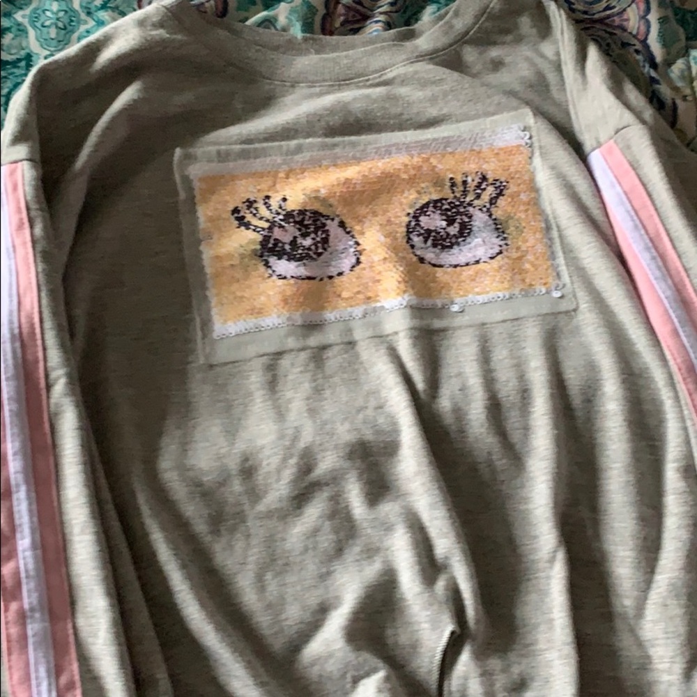 Gray changing shirt